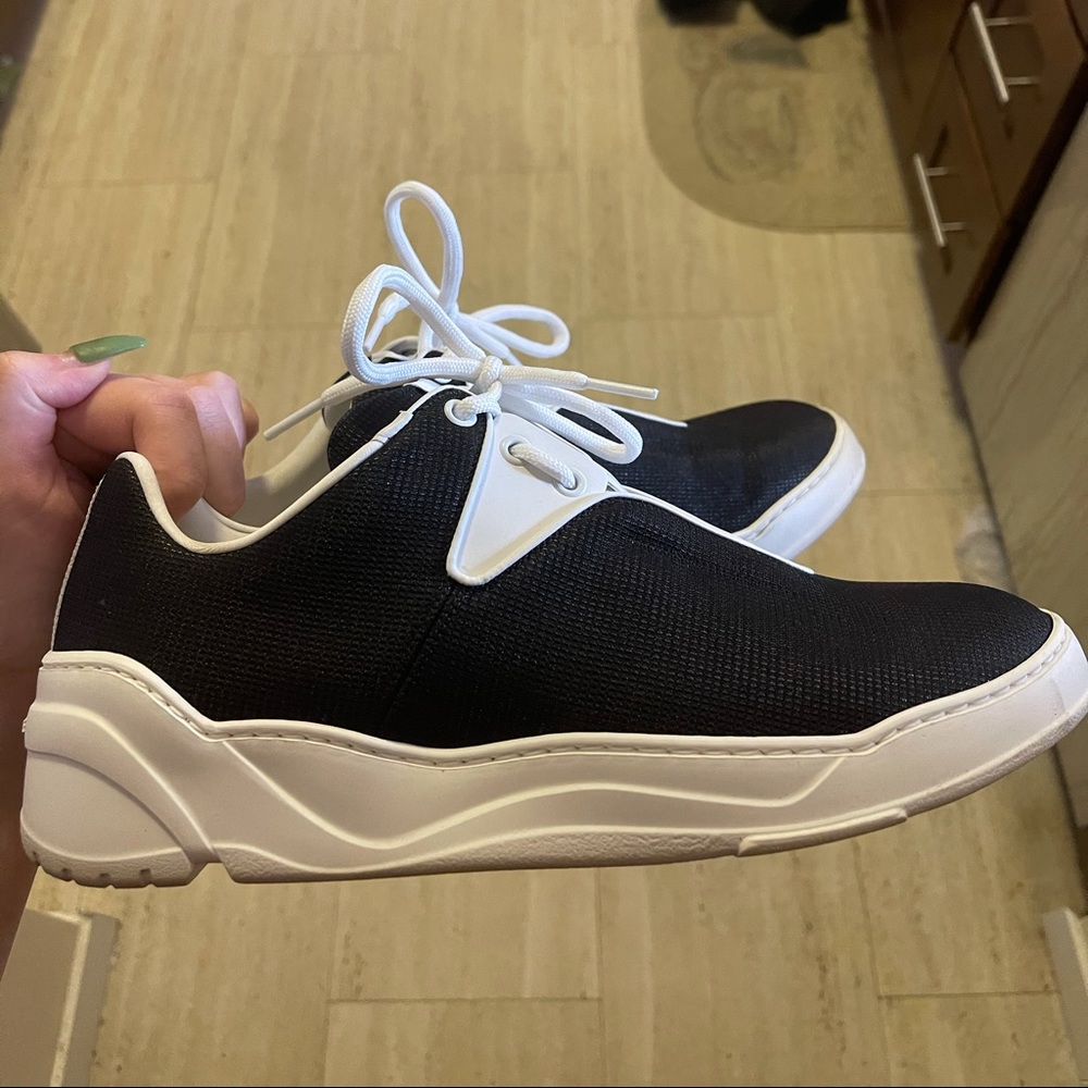 DIOR MENS SHOES RETAIL $900